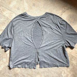 Lululemon gray cropped tee with open back